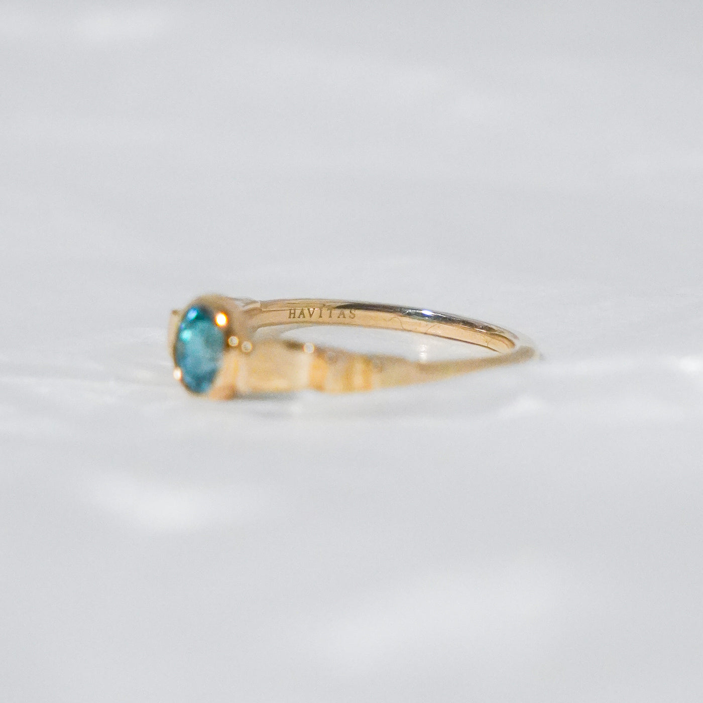 HAVITAS  stairway blue zircon ring  K10YG