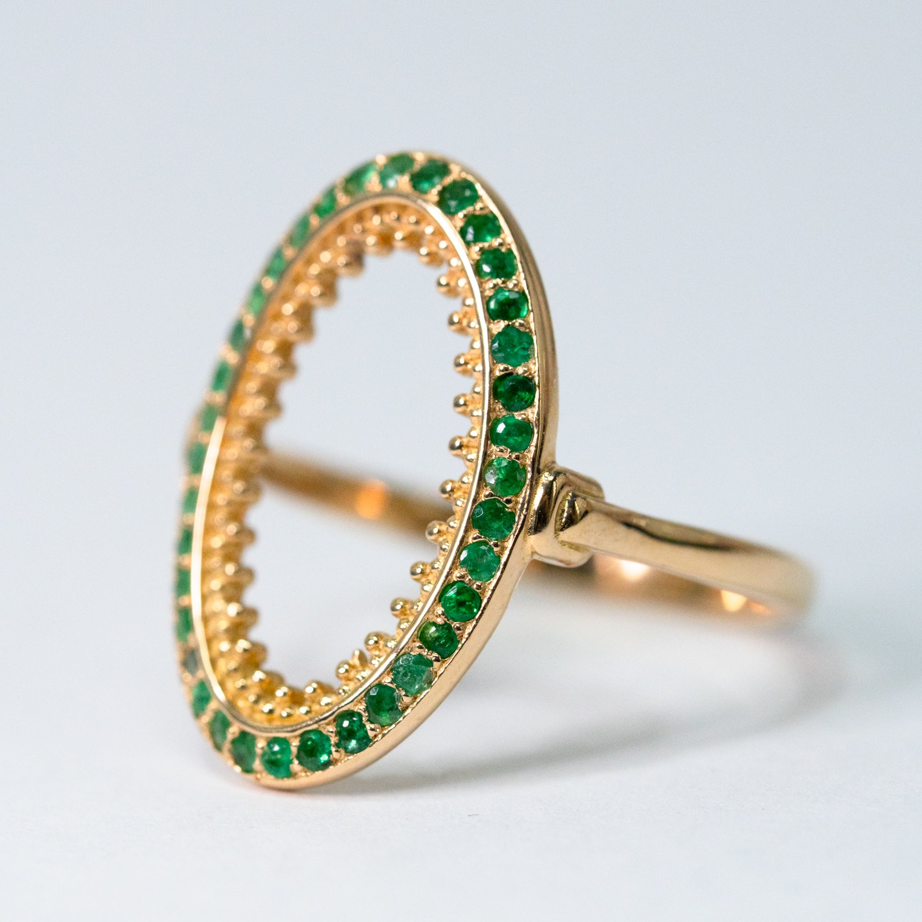 HAVITAS / "URD" oval melee gradation emerald ring K18YG (HVR-015GD)