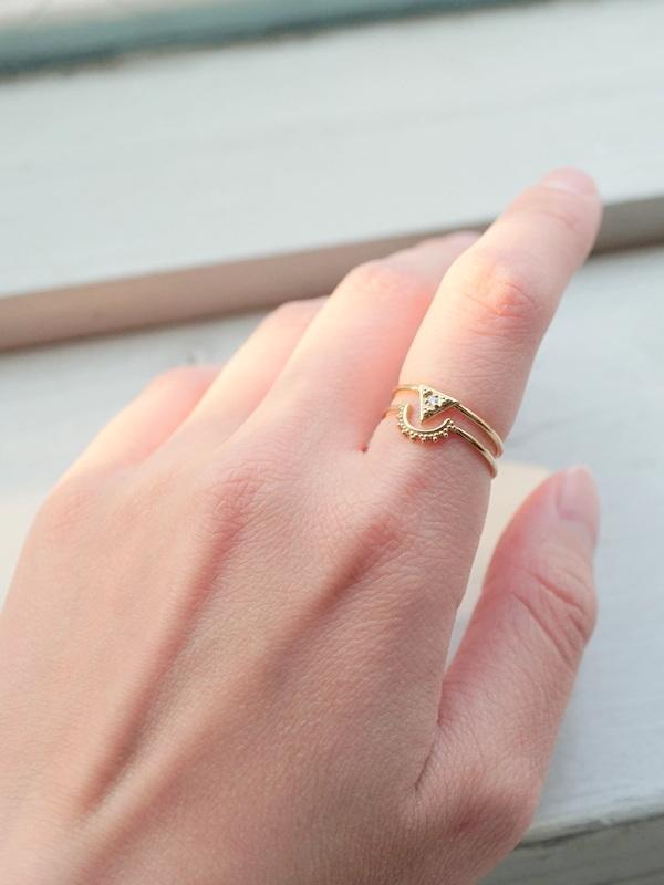 HAVITAS ”URD” curve ring  K18YG