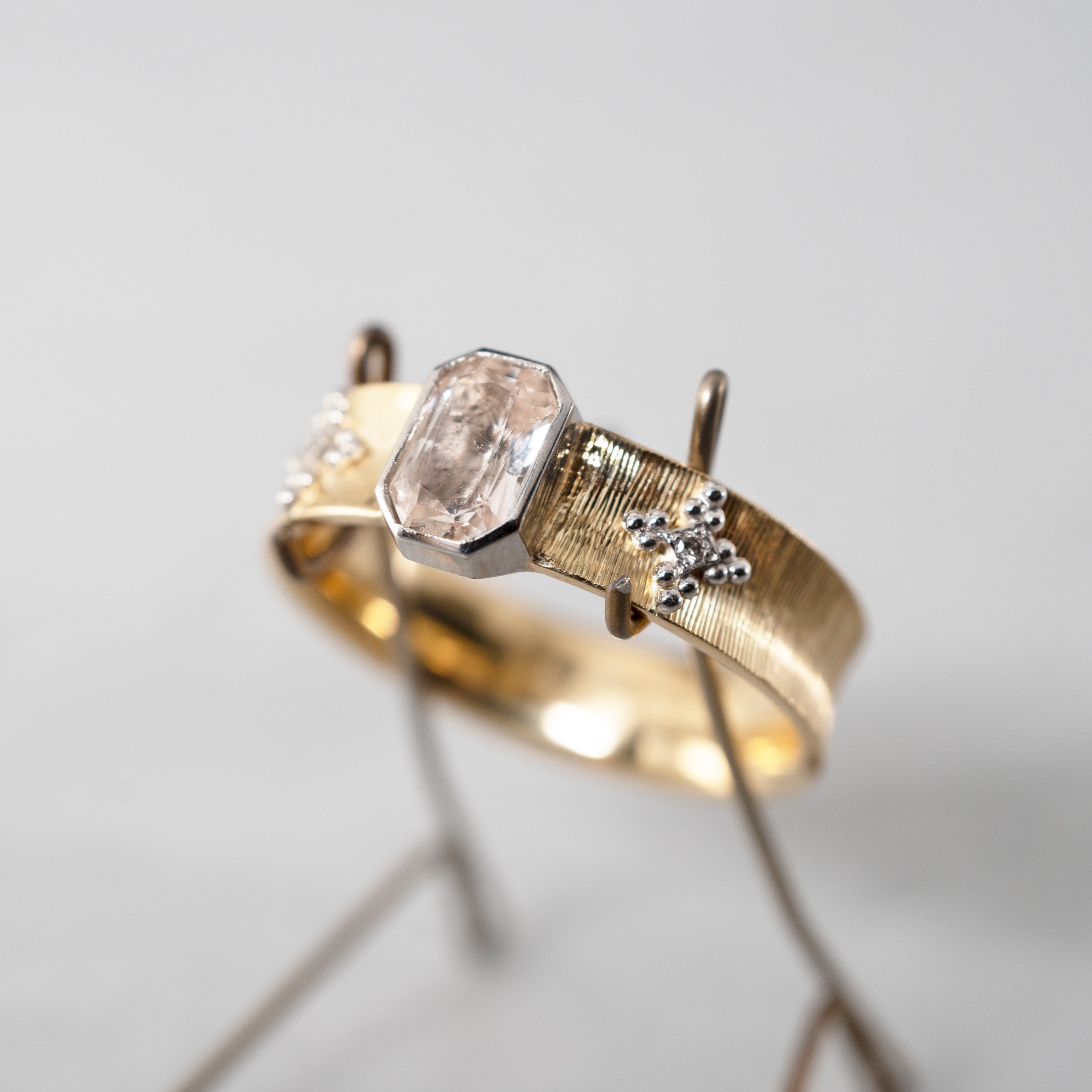 売約済 LUCA TOSCANO / Three Delight Ring ホワイトサファイア x ダイヤ x K18 x Pt900
